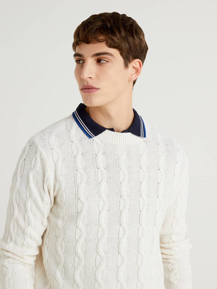 Pullover mit Rundausschnitt und Flechtmuster Herren image number 3